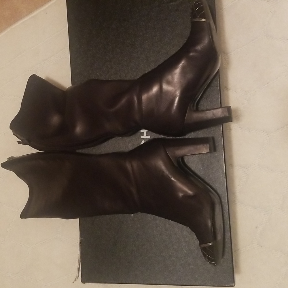 Authentic Chanel boots - Picture 6 of 12